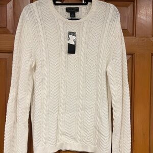NWT Bloomingdale's “Men’s Store” White Cable knit Crewneck Sweater sz L